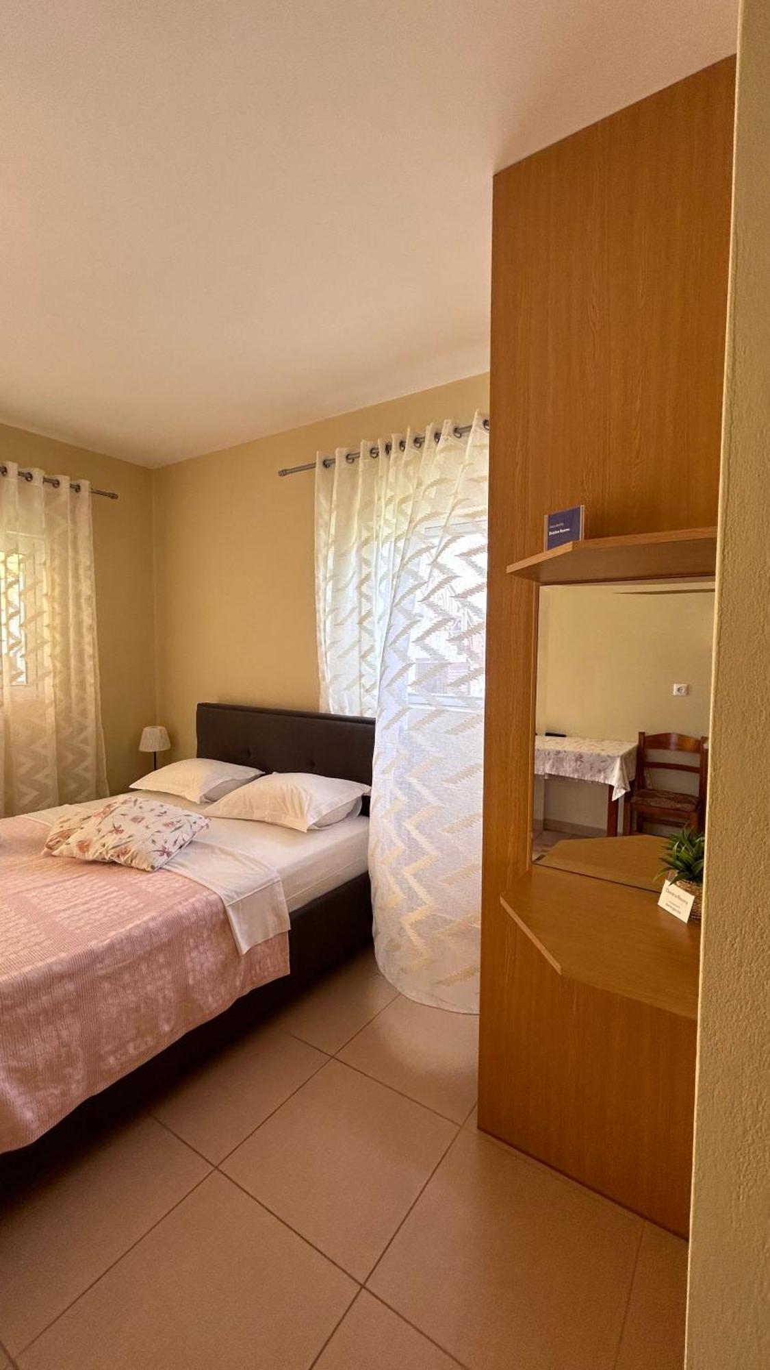 Dimitra Rooms Lefkada City Екстер'єр фото